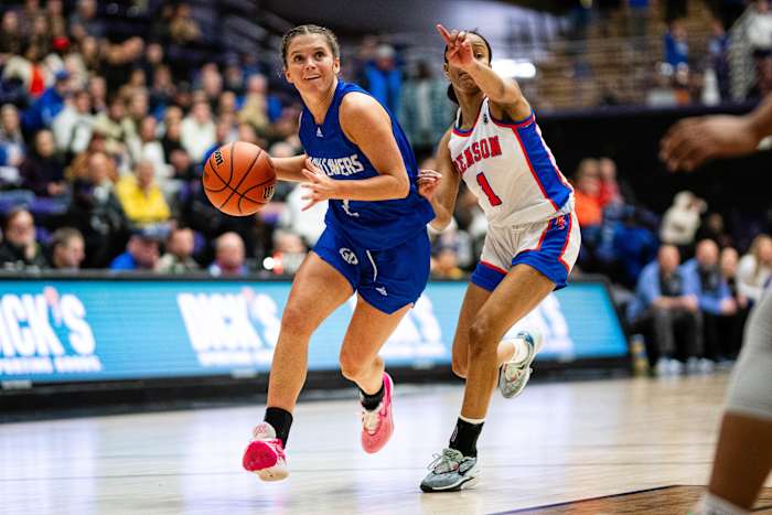 Benson Grants Pass 6A Oregon girls basketball quarterfinal 2024 Naji Saker -33